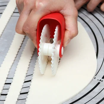 Пластиковое вращающееся колесо, декоратор, слайсер для обеспечения плавной резки, кондитерский нож, щипцы для теста, нож для лапши, нож для пирога с пиццей
