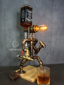 Ручной робот-водопроводчик в ретро-индустриальном стиле, винный стеллаж, настольная лампа, кафе-бар